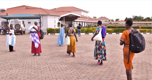 Terrewode women walking to hospital